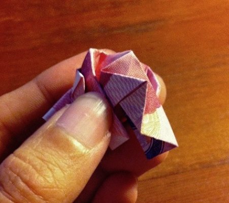 用钱折玫瑰花的方法