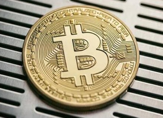 比特币一天跌去4000美元，虚拟货币的未来会怎样？