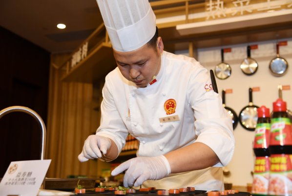 厨师培训班学费大概多少钱？