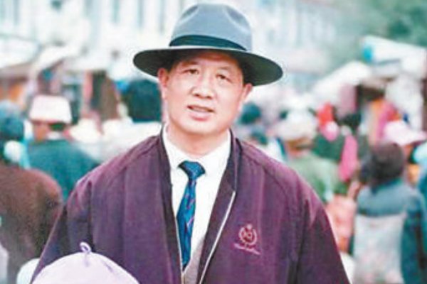 为人民服务无私奉献的人的故事写出来