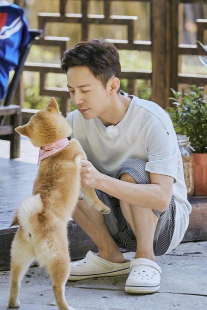 何炅在《百变大咖秀》上模仿的哪吒，到底有多可爱？