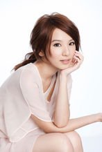 你如何看待田馥甄的新专辑《渺小》？