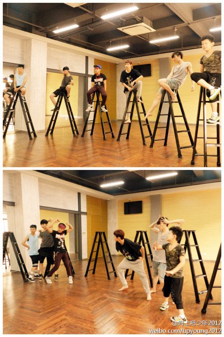 求湖南卫视向上吧少年大舞团的集体图片。