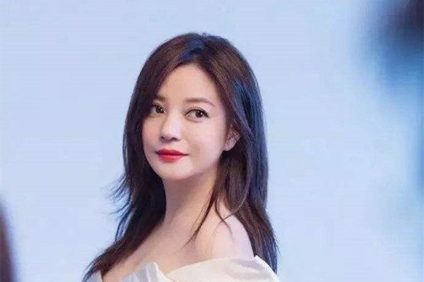 “所有女演员都很难出头”，赵薇为什么这样说？
