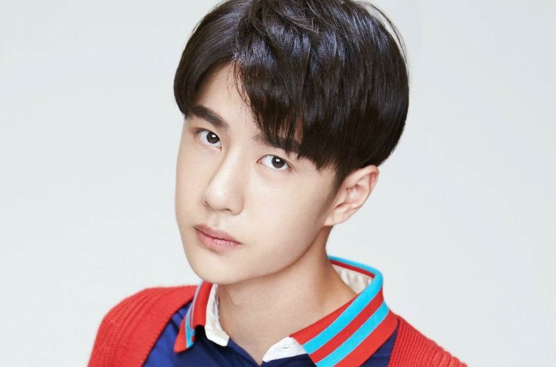 “4点钟蘑菇醒了”是什么梗？为何王一博会笑到停不下来？