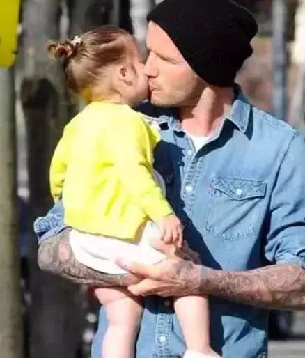 TVB男艺人徐荣是港圈中的女儿奴，娱乐圈还有哪些女儿奴爸爸？