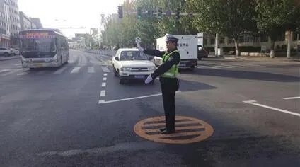 司机诬陷交警 执法记录仪记载的全过程音频资料