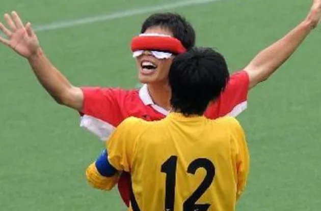 中国盲人男足夺冠，他们怎样做到“称霸亚洲、世界一流”？