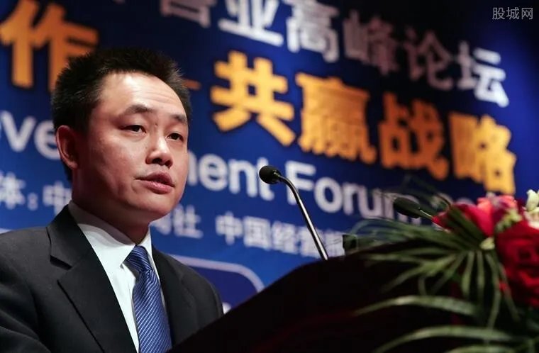 国美老板黄光裕现在都有哪些布局 当年他是被谁整的？