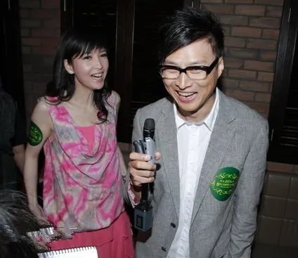 周慧敏老公倪震图片被扒 网传两人分家离婚真假？