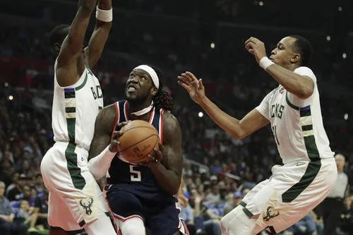 哈雷尔当选最佳第六人，他在比赛中的表现如何？