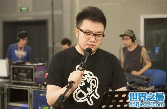 宋丹丹儿子宣布出柜,其实只是愚人节的玩笑