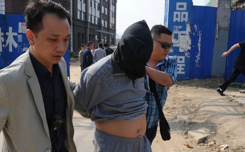 16年前劫案告破 昔日劫匪如今竟是亿万富豪