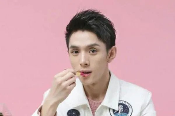 李佳琦店铺因虚假宣传被罚，虚假宣传有什么危害？