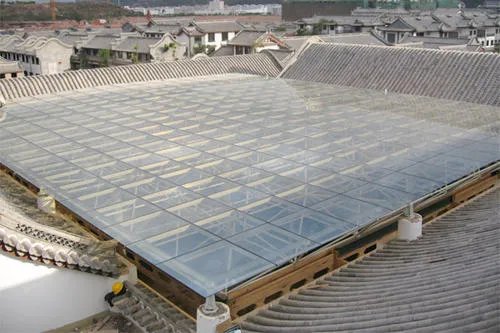 采光板与阳光板一样吗