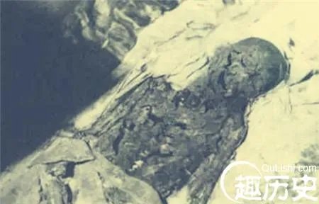 人死后多年会变成白骨 而慈禧为何成了干尸