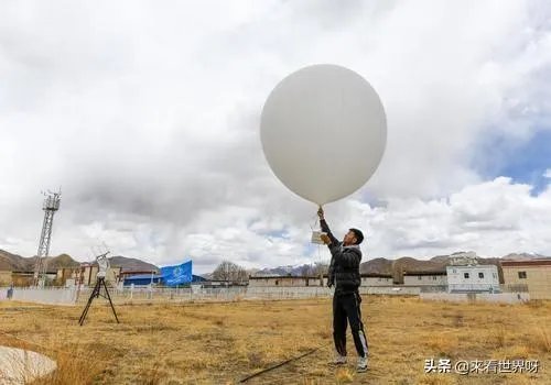 日本上空不明球体