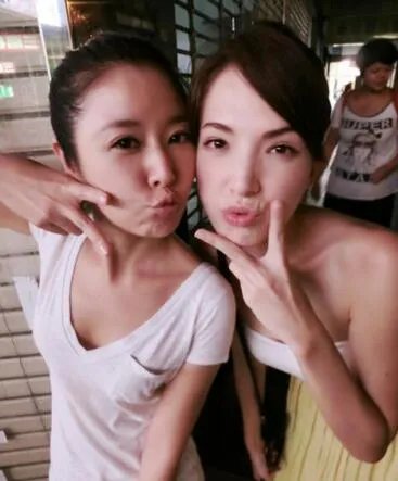 许玮甯林心如相同纹身曝光 明星真心闺蜜