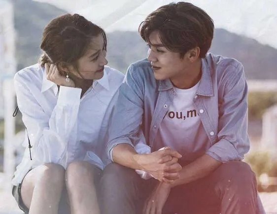 关晓彤鹿晗同款窗帘是怎么回事 关晓彤鹿晗同款窗帘是什么情况