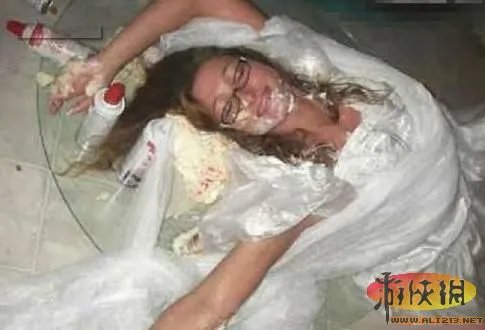 长假全球结婚热 大尺度闹洞房堪比《一路向西》