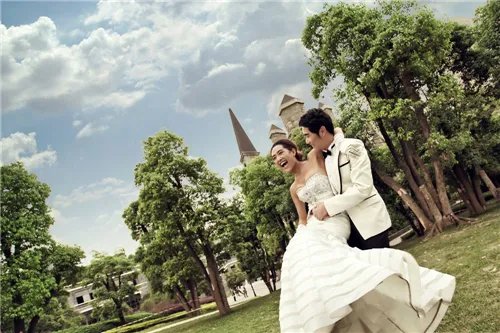 南京婚纱照价格一览表 南京婚纱摄影工作室哪家好
