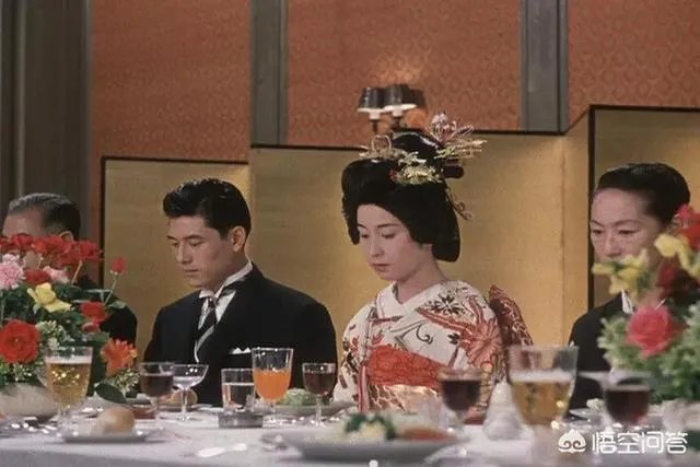 如何评价电影《彼岸花》？