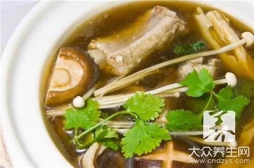  孕妇鸡汤怎么炖好喝又营养