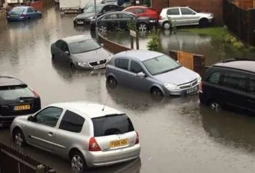 伦敦暴雨多个地铁站关闭,当地的暴雨天气究竟有多严重?