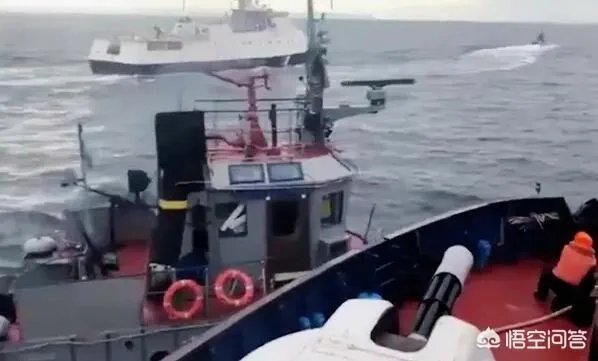 如何看待俄罗斯军舰向乌克兰开火，俄乌局势将会如何发展？