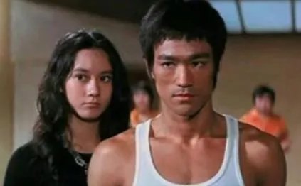 苗可秀永远不被遗忘的龙女郎:苗可秀为什么不结婚