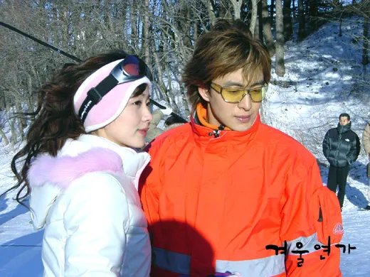 【图】裴勇俊妻子素颜曝光 揭秘其乱蓬蓬造型漂亮又迷人