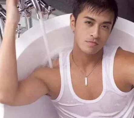 隆宸翰和侯湘婷相恋并怀孕 什么原因导致其一直不公开恋情