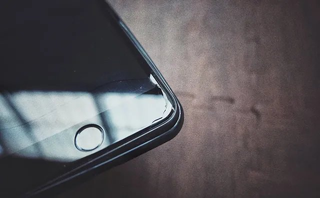 哪些原因会造成手机屏幕破碎 手机屏幕碎了怎么修复