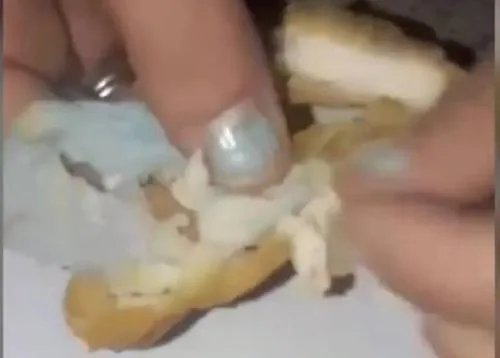 英国麦当劳炸鸡块吃出外科口罩 麦当劳吃出口罩