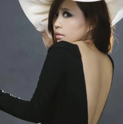 韩真真整容失败是真的吗  面部浮肿整容后遗症明显