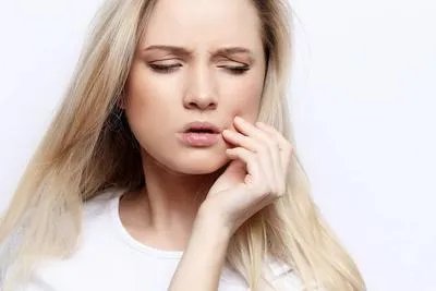 奥硝唑片能治牙痛吗