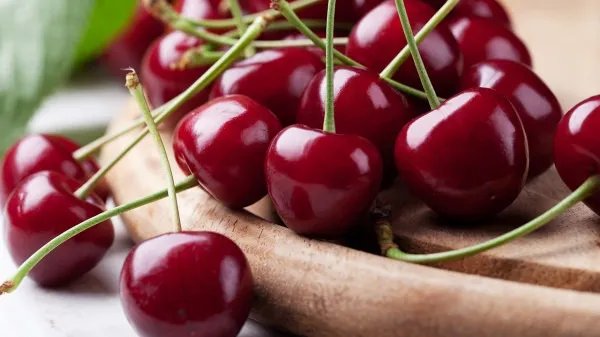 车厘子等进口食品检出核酸阳性不代表会传染，那能不能吃？