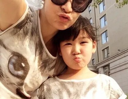 马伊琍前夫管虎女儿萌照曝光 揭秘二人感情经历