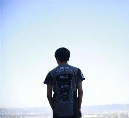 厂长微博发文暗示自己要退役，一番话让众多玩家流泪！网友：别退役啊。你怎么看？