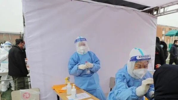 上海1阳性人员为逃管控翻墙外出被立案,他给当地抗击疫情带来了哪些麻烦?