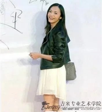 有质感的帅气皮衣和毛茸茸的单品，你觉得哪个更时尚？