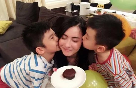 张柏芝开新店什么情况 张柏芝开新店背后真实原因令人心酸