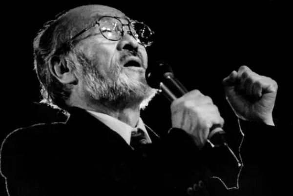 请问,我愿做一只小羊...是哪首歌里面的歌词?