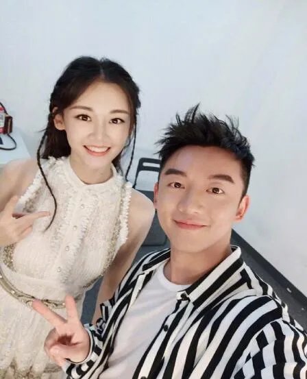 郑恺苗苗现身医院是怎么回事 郑恺苗苗是好事将近了吗