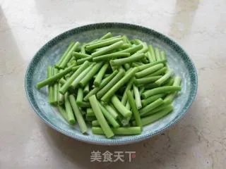 蒜薹炒鸡胗