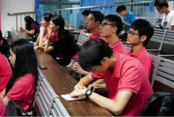 湖北工业大学新生开除