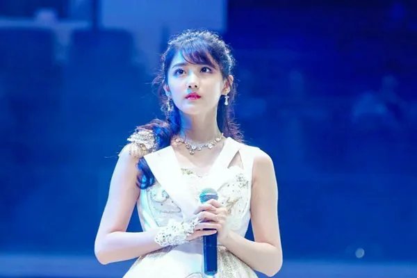 李艺彤说小红书真的害人，她为何这么说？