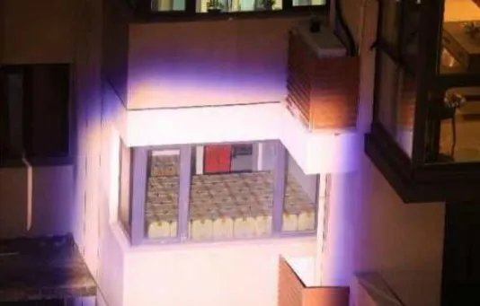 居民在家存放1000多箱高度白酒是怎么回事?