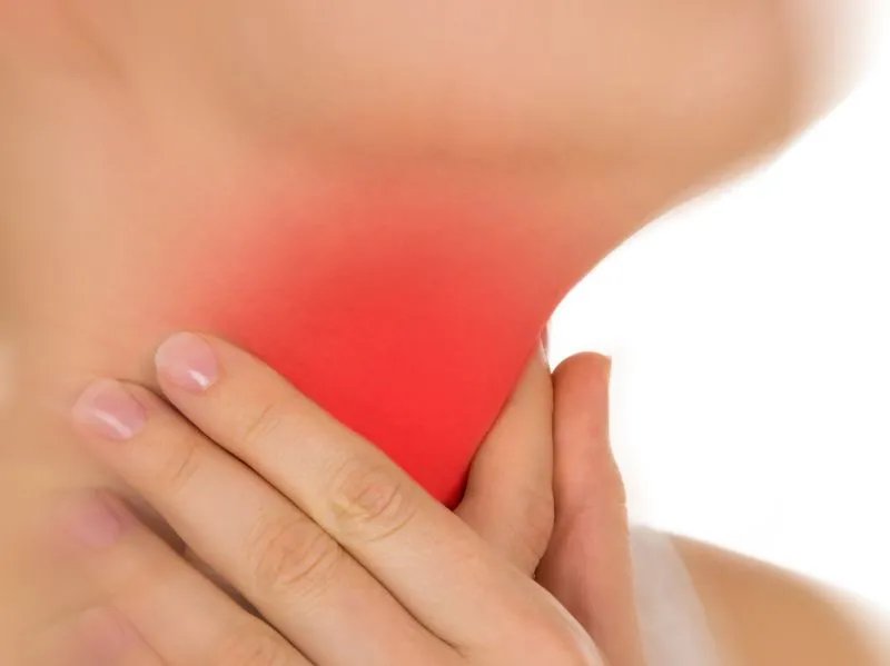 喉咙痛感觉有异物是什么原因