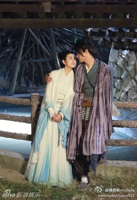 八一八：陈晓陈妍希恋情曝光 昔日合影满满的爱